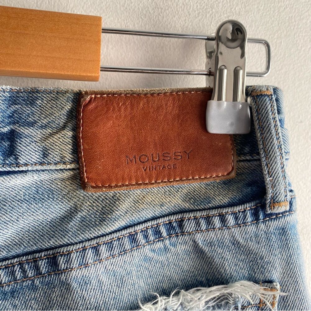 Moussy Vintage light wash distressed destroyed shred denim Creston tapered jeans - Picture 7 of 8